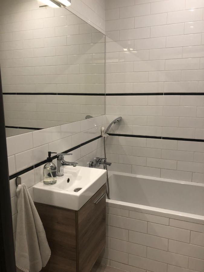 Apartament Srodmiescie 1 Sypialnia Oraz 1 Salon فاوبجه المظهر الخارجي الصورة